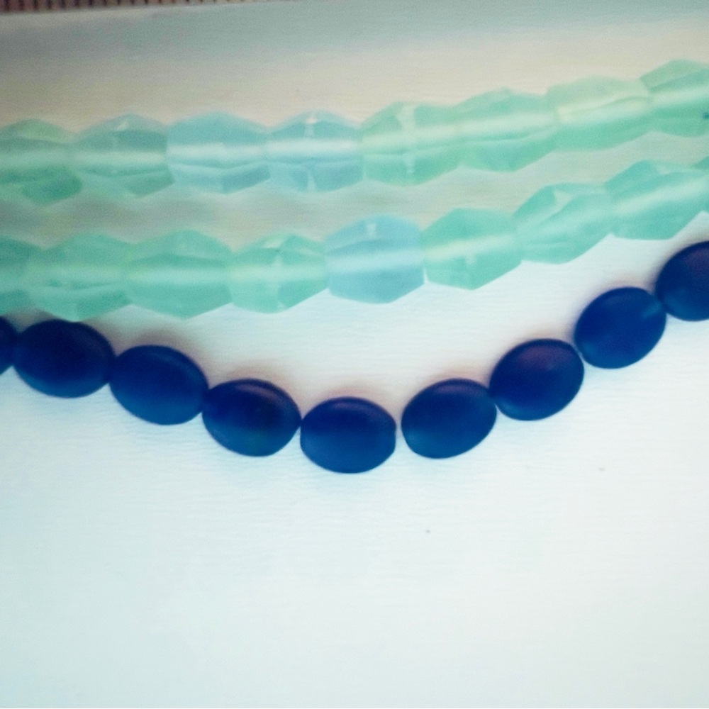 Vintage Aquamarine Blue Bicone beads and Oval Glass beads - Picture 2 of 2